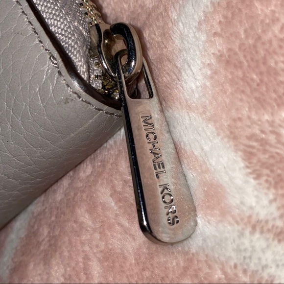 Michael Kors Gray Wallet - Picture 3 of 7